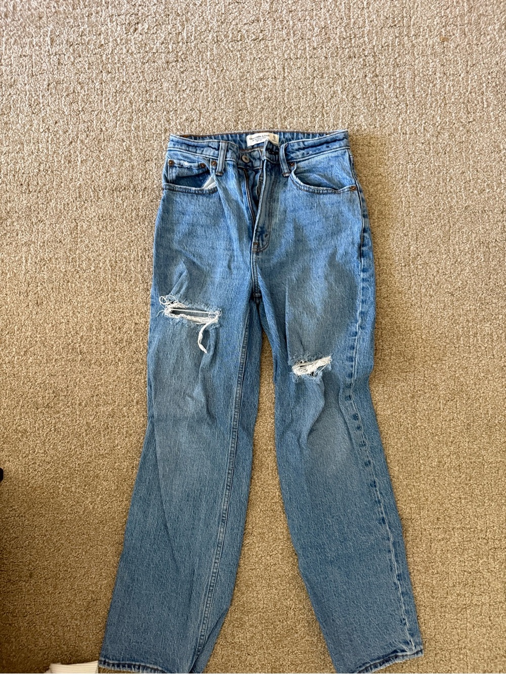 Abercrombie & Fitch Light Blue Distressed Straight-Leg Jeans size 25 (0 Short)